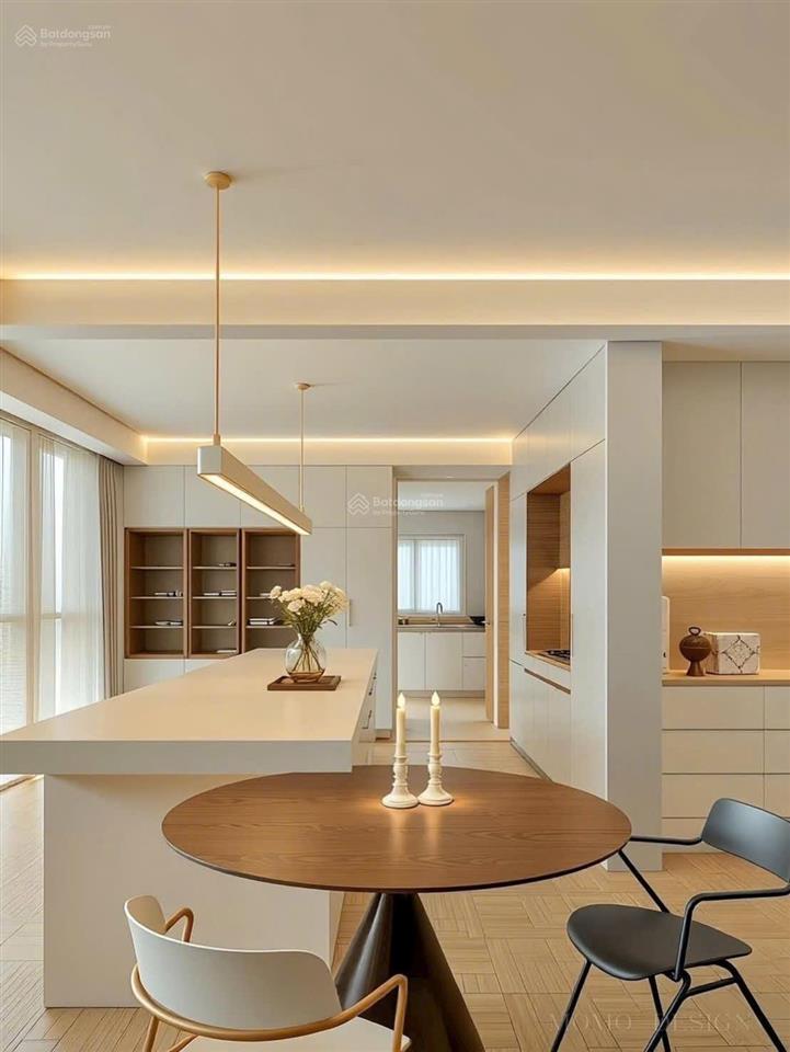 Chính chủ bán căn hộ chung cư 26 liễu giai, 3pn, căn góc, 92m2, chỉ 10.9 tỷ.  0826 218 ***