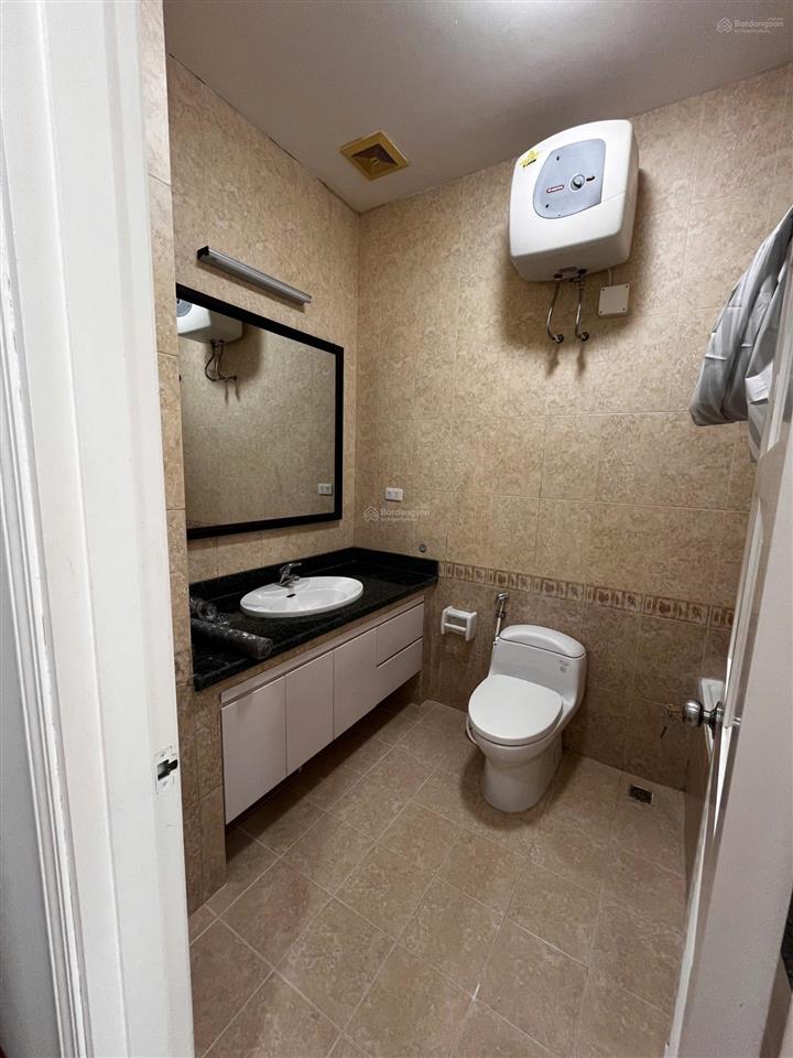 Cho thuê căn biệt thự kđt ciputra, 180m, 3 tầng, 5 ngủ, full nội thất, giá 42tr.  0826 218 ***
