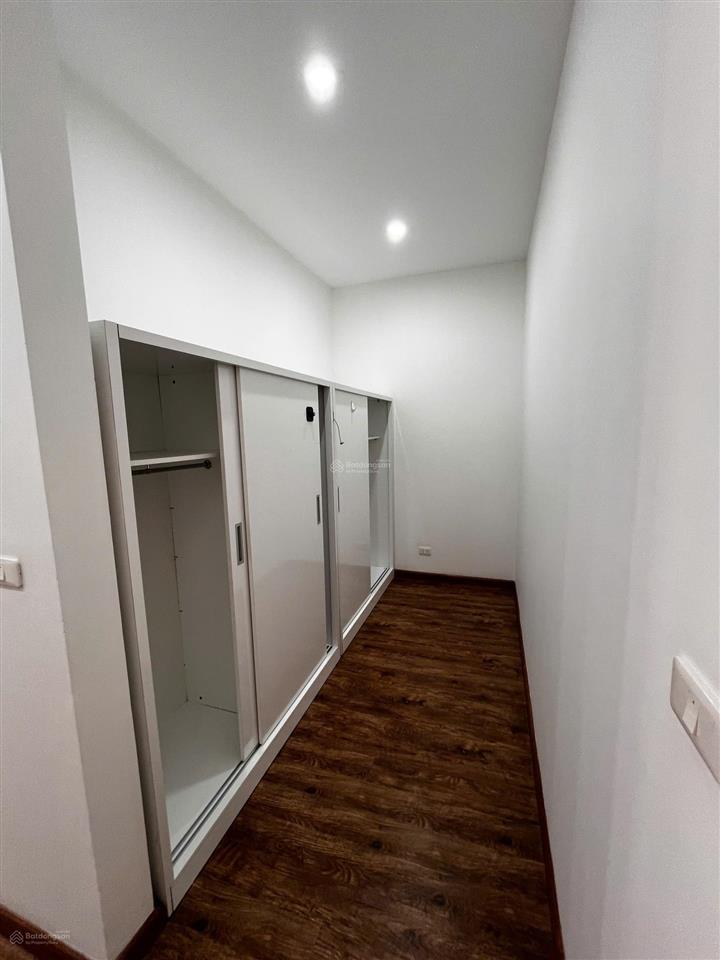 Cho thuê căn biệt thự kđt ciputra, 180m, 3 tầng, 5 ngủ, full nội thất, giá 42tr.  0826 218 ***
