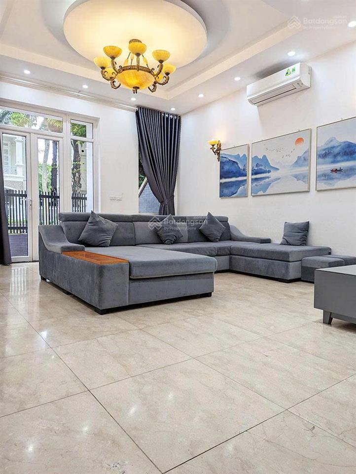 Cho thuê căn biệt thự kđt ciputra, 180m, 3 tầng, 5 ngủ, full nội thất, giá 42tr.  0826 218 ***