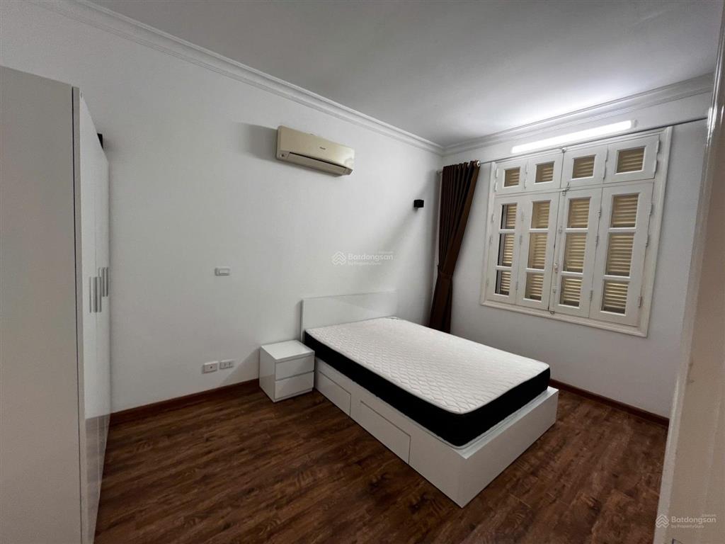 Cho thuê căn biệt thự kđt ciputra, 180m, 3 tầng, 5 ngủ, full nội thất, giá 42tr.  0826 218 ***