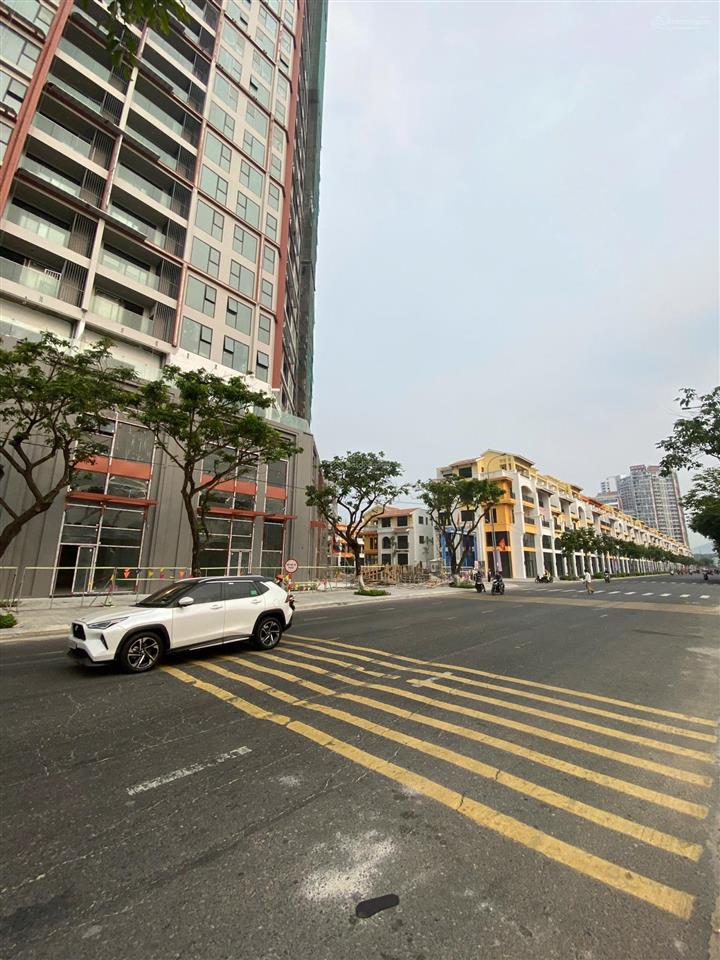 Bán căn hộ chung cư sun symphony residence, đà nẵng, t8 nhận nhà, 37m, studio, giá 3,35 tỷ tầng cao