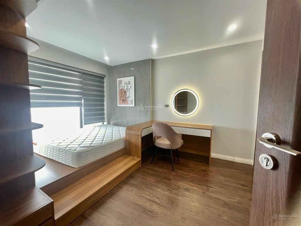 Chính chủ bán căn hộ chung cư tây hồ residence, 70m, 2n, view hồ tây, full nội thất.  0826 218 ***