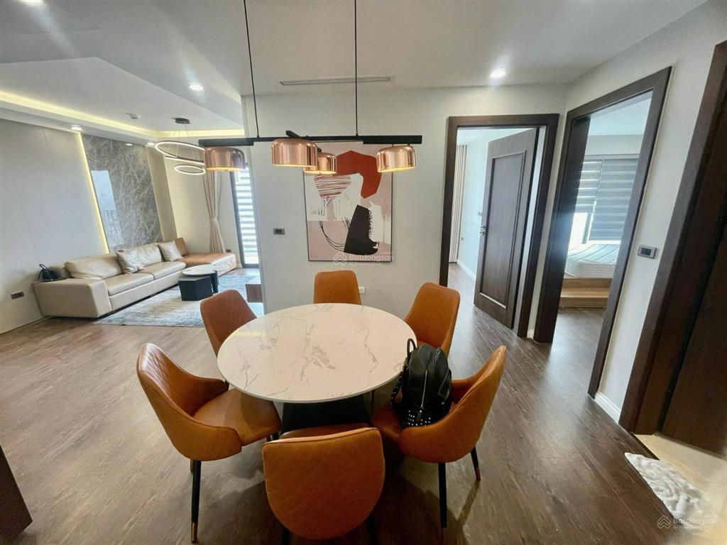 Chính chủ bán căn hộ chung cư tây hồ residence, 70m, 2n, view hồ tây, full nội thất.  0826 218 ***