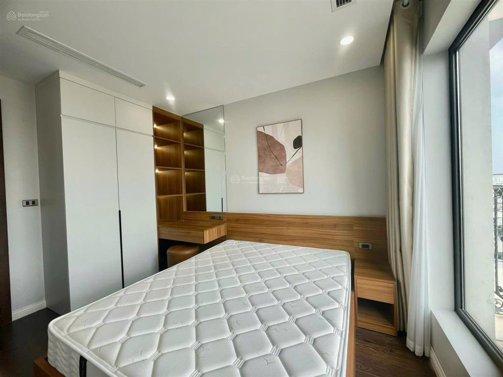 Chính chủ bán căn hộ chung cư tây hồ residence, 70m, 2n, view hồ tây, full nội thất.  0826 218 ***