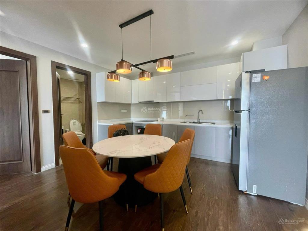 Chính chủ bán căn hộ chung cư tây hồ residence, 70m, 2n, view hồ tây, full nội thất.  0826 218 ***