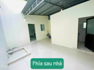 Bán nhà cấp 4 mới đẹp. giá 2,9 tỷ. dt 132 m2 full thổ cư  gần quốc lộ 50  cần giuộc  long an
