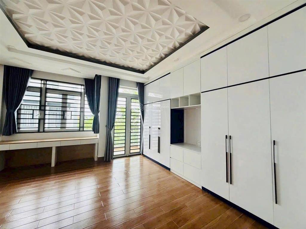 Bán nhà mới 100%  dt 82,3m2  4 tầng  giá 7,7 tỷ  đường xe tải  khu yên tĩnh an ninh  nhà bè