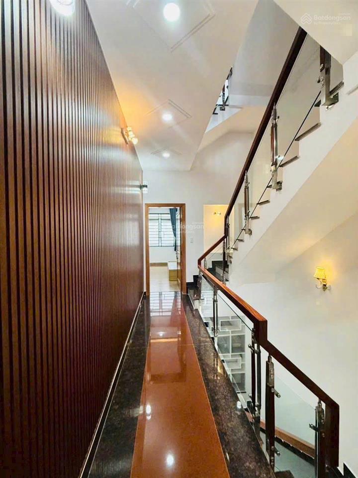 Bán nhà mới 100%  dt 82,3m2  4 tầng  giá 7,7 tỷ  đường xe tải  khu yên tĩnh an ninh  nhà bè