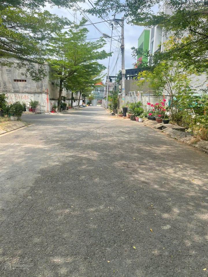 Bán nhà mới 100%  dt 82,3m2  4 tầng  giá 7,7 tỷ  đường xe tải  khu yên tĩnh an ninh  nhà bè