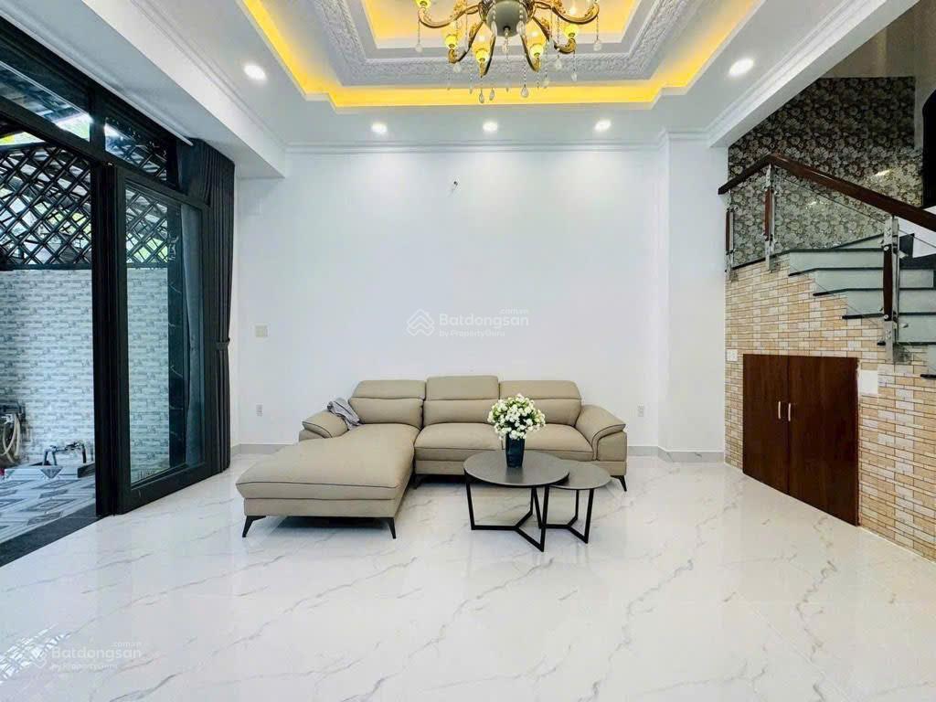 Bán nhà đẹp mới 100%  giá 7,95tỷ  4 tầng  dt 5x16  mặt tiền đường 8m  huỳnh tấn phát  nhà bè