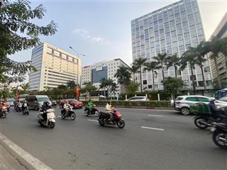 Nhà cạnh sân bay 70 m2 2 tầng btct 3 pn 6.5 tỷ hẻm 8 m oto ngủ nhà