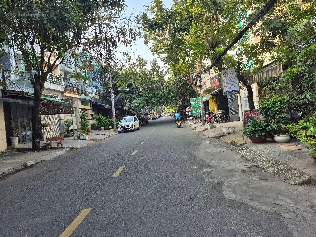 Nhà ngay hoàng bật đạt, 45 m 2 tầng btct 4 tỷ hẻm oto 5 m thông