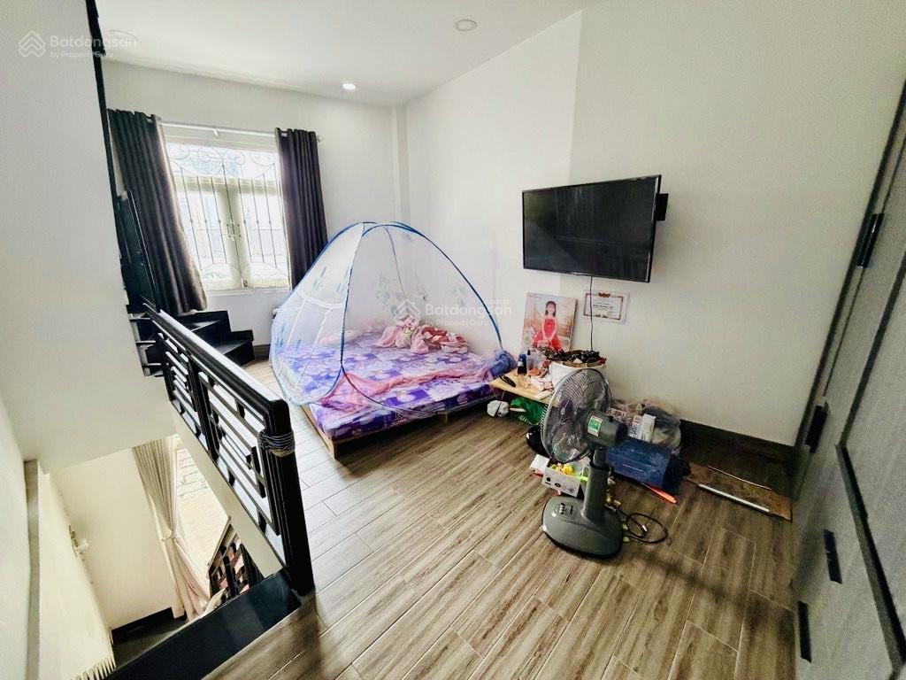 Chỉ 7,8 tỷ nhà đẹp sân vườn 104m2 ngay chợ gò vấp