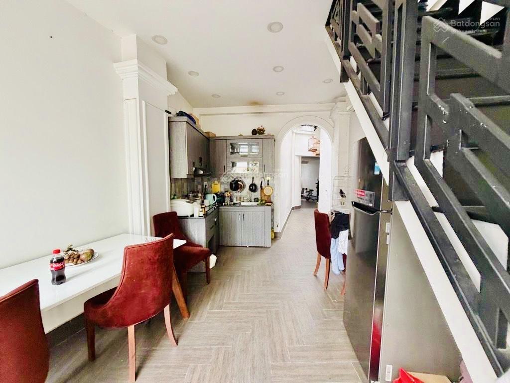 Chỉ 7,8 tỷ nhà đẹp sân vườn 104m2 ngay chợ gò vấp
