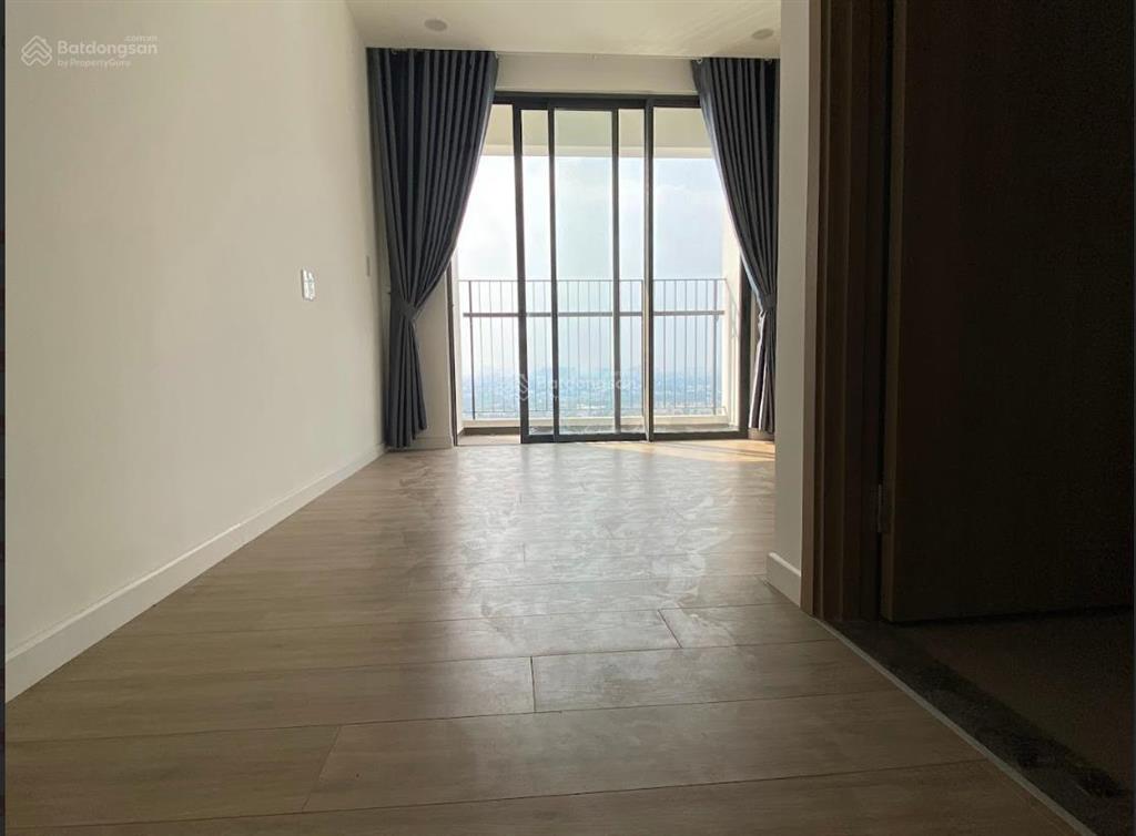 Chủ gửi thuê căn 3pn 99.9 m² giá 8 triệuquận 9,có bếp âm, rèm, nóng lạnh, phòng mới, chủ dễ tính