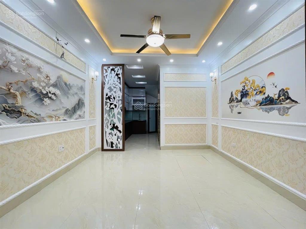 Bán nhà tựu phúc, gần quận ủy bắc từ liêm  thang máy  5 tầng 35m2  chỉ 7.7 tỷ