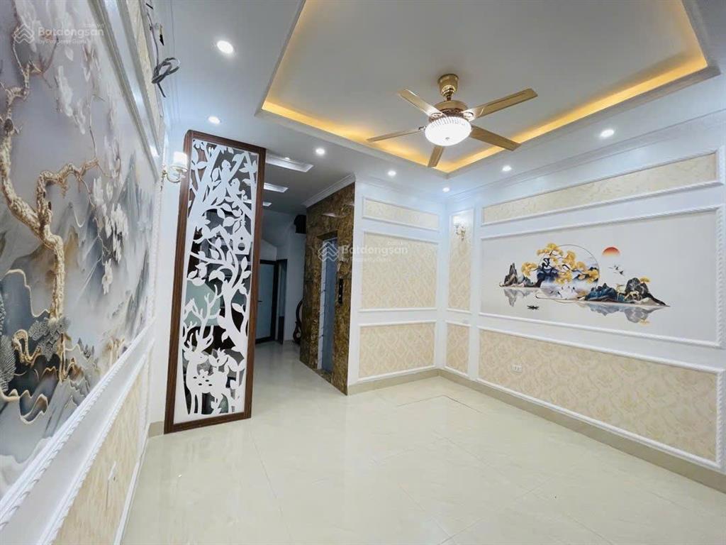 Bán nhà tựu phúc, gần quận ủy bắc từ liêm  thang máy  5 tầng 35m2  chỉ 7.7 tỷ