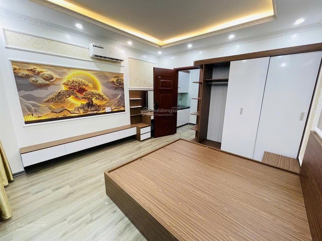 Bán nhà tựu phúc, gần quận ủy bắc từ liêm  thang máy  5 tầng 35m2  chỉ 7.7 tỷ