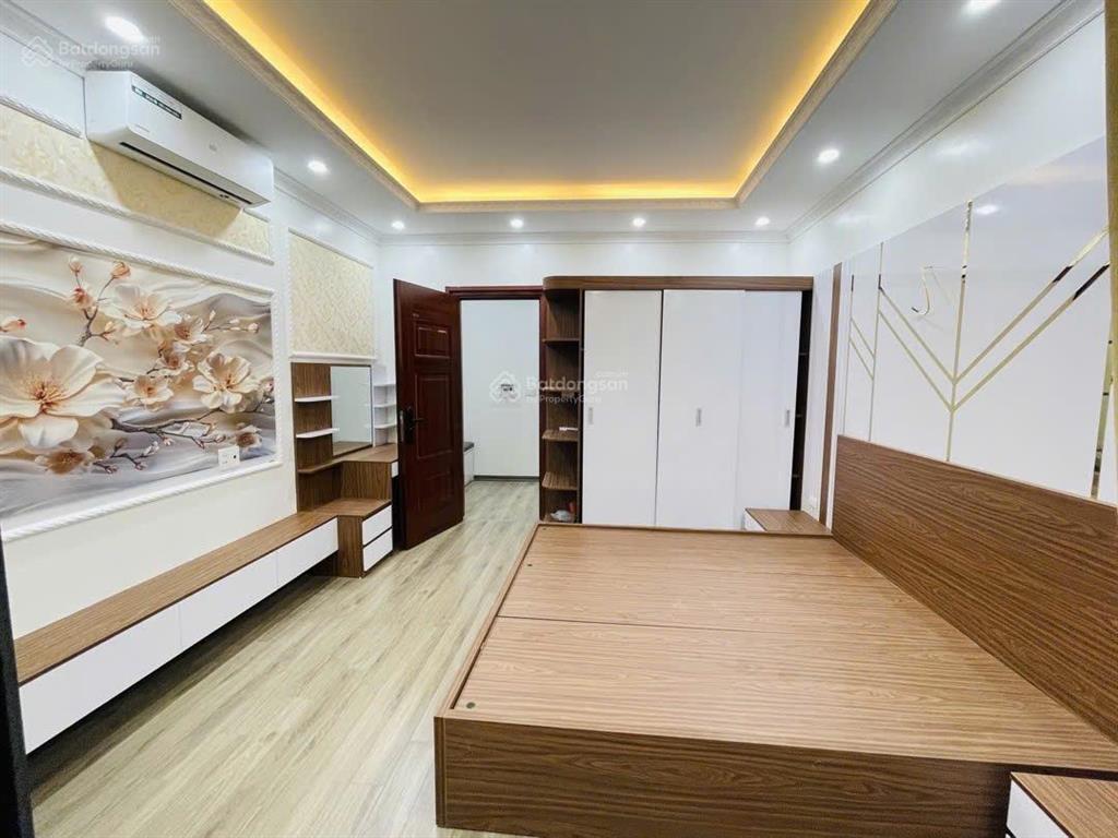 Bán nhà tựu phúc, gần quận ủy bắc từ liêm  thang máy  5 tầng 35m2  chỉ 7.7 tỷ