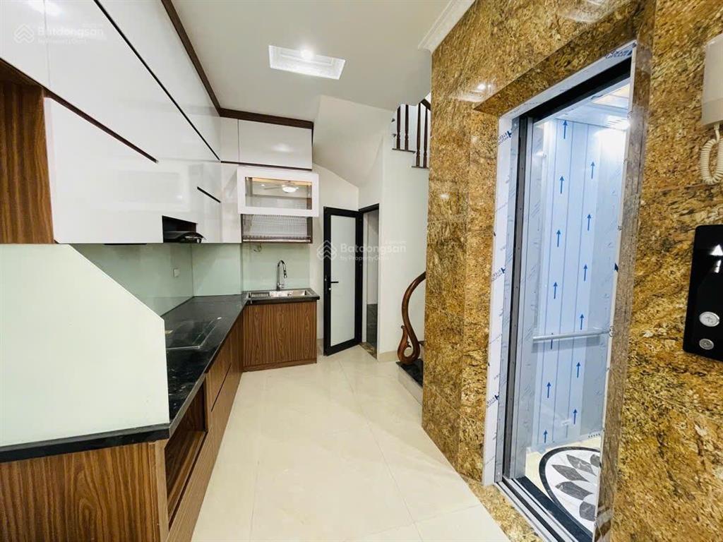 Bán nhà tựu phúc, gần quận ủy bắc từ liêm  thang máy  5 tầng 35m2  chỉ 7.7 tỷ