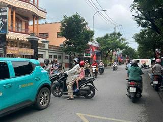 Bán gấp nhà mặt tiền quách điêu  kế góc 2 mặt tiền diện tích 6m x 50m chỉ 9 ty950 tl