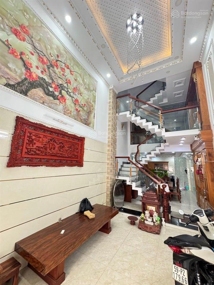 Sống thượng lưu tại khu phân lô "hồ trái tim" bình tân  nhà 5 tầng dt 4x15m hxtt  hơn 7tỷ