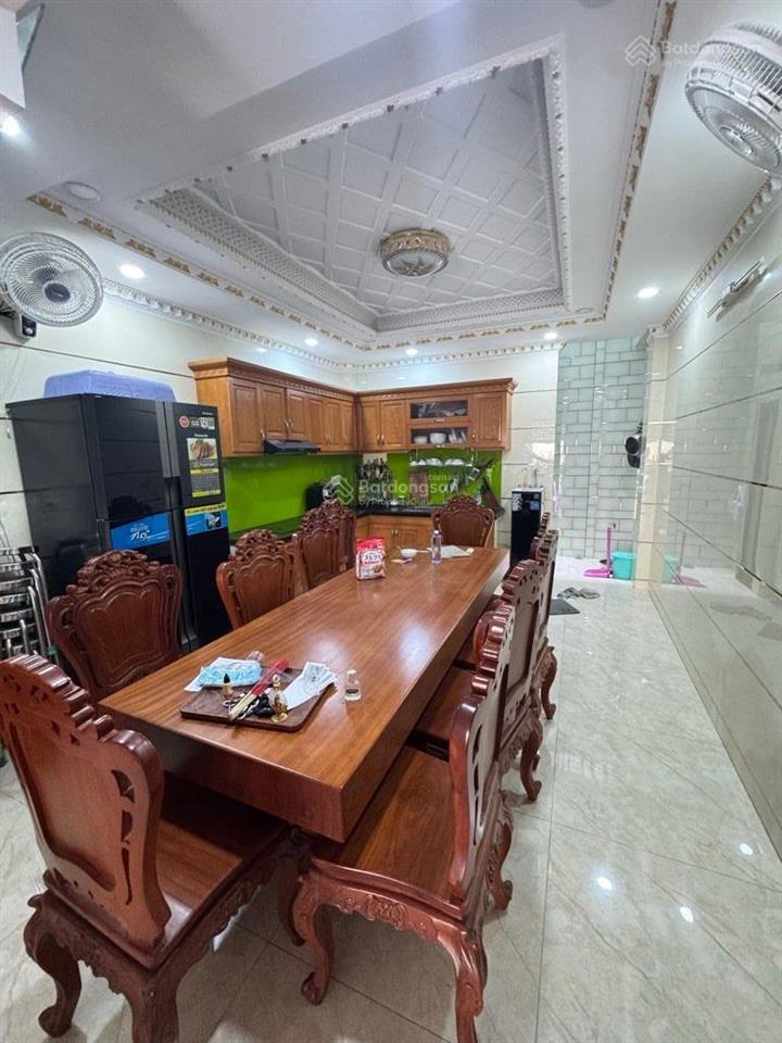 Sống thượng lưu tại khu phân lô "hồ trái tim" bình tân  nhà 5 tầng dt 4x15m hxtt  hơn 7tỷ