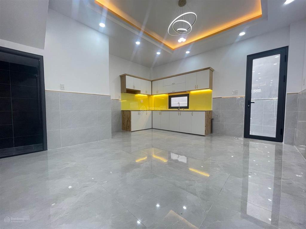 Bình tân nhà mới ở ngay  ngang 5m hiếm có  sát lê trọng tấn  dt60m2 2 tầngchỉ 4.x tỷ tí ti!
