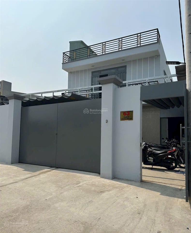 Giảm mạnh bán nhanh xưởng mặt tiền gần võ văn vân. chỉ hơn 10 đồng dt 10*28,5m. 2