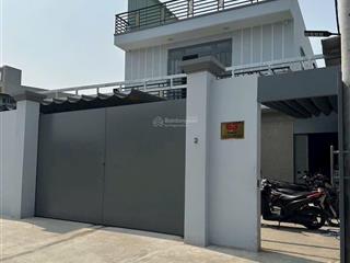 Giảm mạnh bán nhanh xưởng mặt tiền gần võ văn vân. chỉ hơn 10 đồng dt 10*28,5m. 2