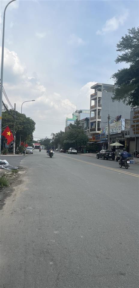 Bán nhà mặt phố tại số 2, bình hưng hòa b, quận bình tân, 10,5 tỷ, 135m2, chính chủ, view đẹp