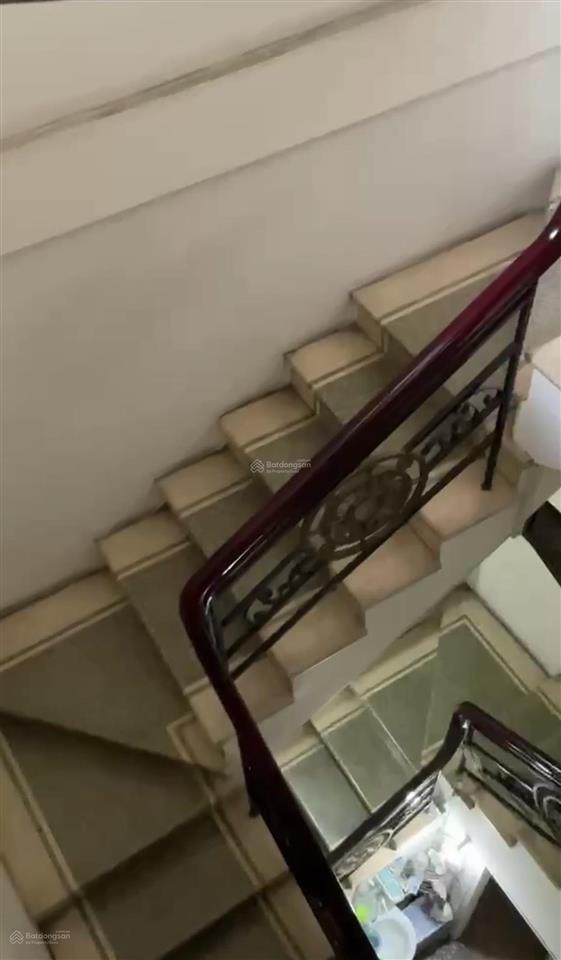 Bán nhà mặt tiền 48 m2, 4 tầng, giá 12,8 tỷ, đường hồ văn huê, đức nhuận, tphcm