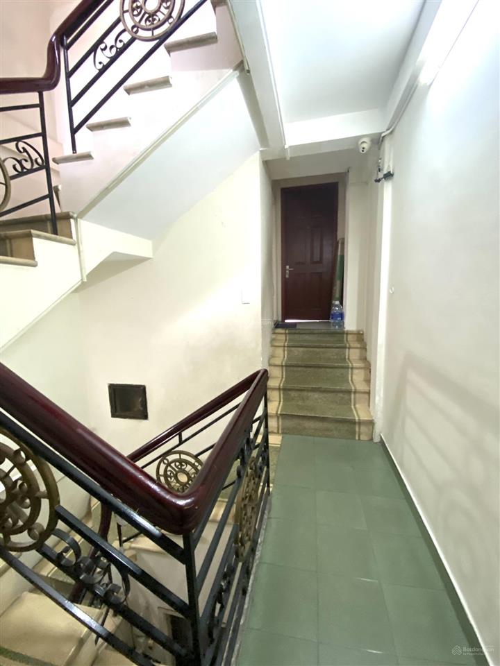 Bán nhà mặt tiền 48 m2, 4 tầng, giá 12,8 tỷ, đường hồ văn huê, đức nhuận, tphcm