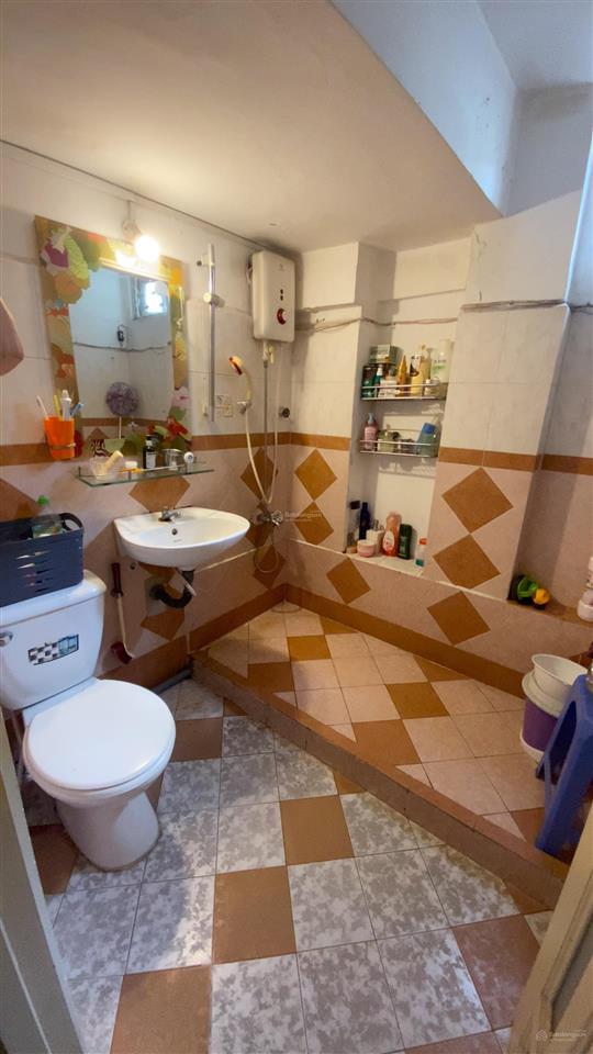Bán nhà mặt tiền 48 m2, 4 tầng, giá 12,8 tỷ, đường hồ văn huê, đức nhuận, tphcm