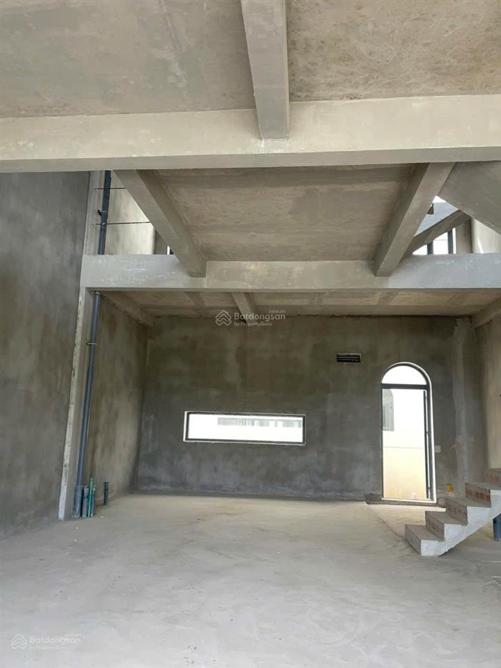 Nhà phố 8x20m giá bán 8,6 tỷ toàn giá, nhận nhà ngay, đường 14m, hướng đông bắc, gần clubhouse
