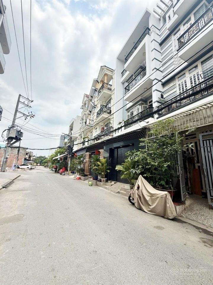 Tôi cần bán nhà 1 sẹt lê đình cẩn 60m đường 12m thông xe tải tránh nhau