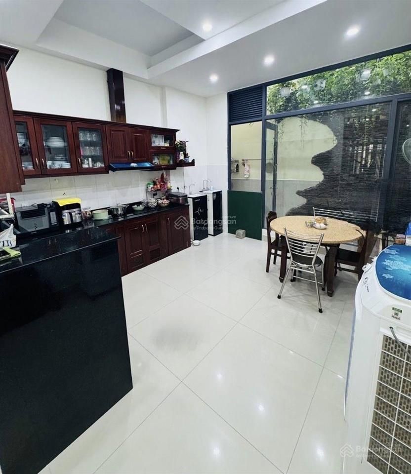 Nhà mặt tiền kd 18m ngang khủng 4.5 x 18. 413 đường lê văn quới bình trị đông bình tân