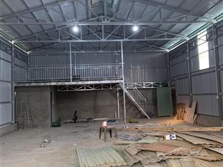 Cho thuê kho xưởng, nhà dựng mới 180m2 ngang 10m, xe tải vào tận nơi.  ngân 0329 112 *** chính chủ