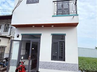 Cần bán căn nhà nhỏ ngay mặt tiền đường 1 trệt 1 lầu 20m2 đường oto 395tr sổ sách đầy đủ, nhà mới