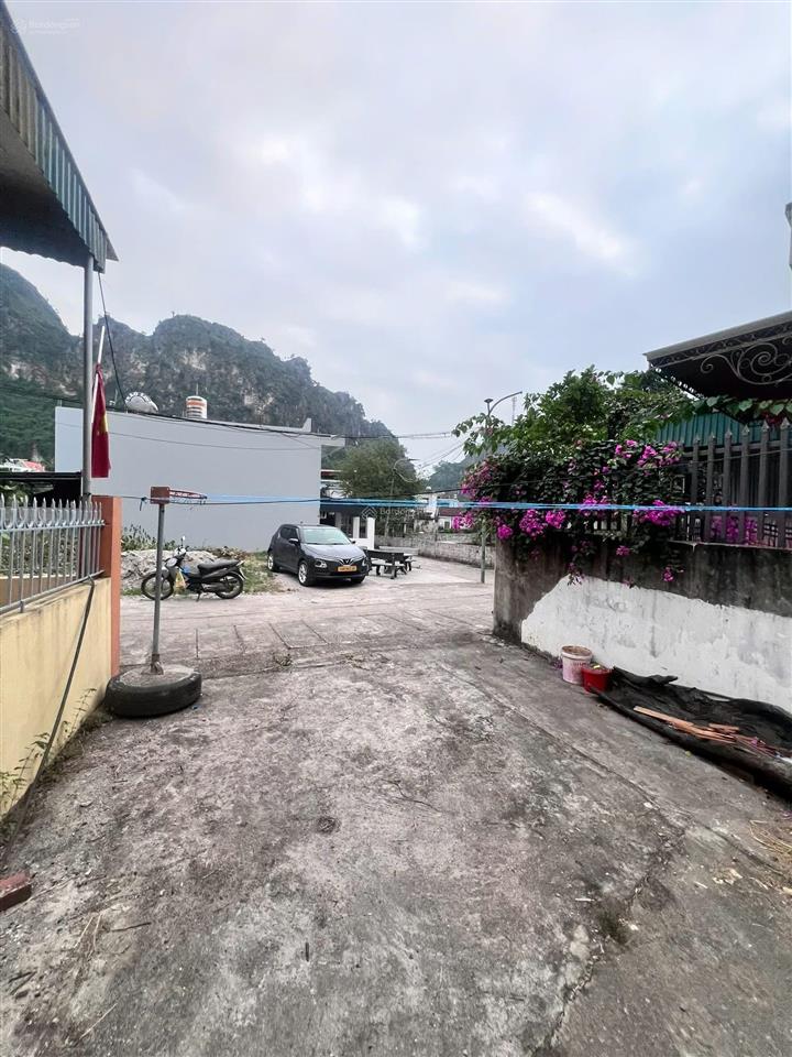 Bán nhà khu vực trung tâm, dễ dàng di chuyển, không gian thoáng đãng