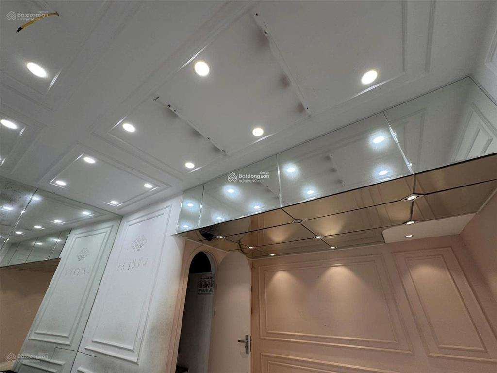 Cho thuê nhà mặt phố phan văn trường, dt 70m2 x 6t, mt 8m, giá 40tr, nhà đẹp, chủ dễ tính