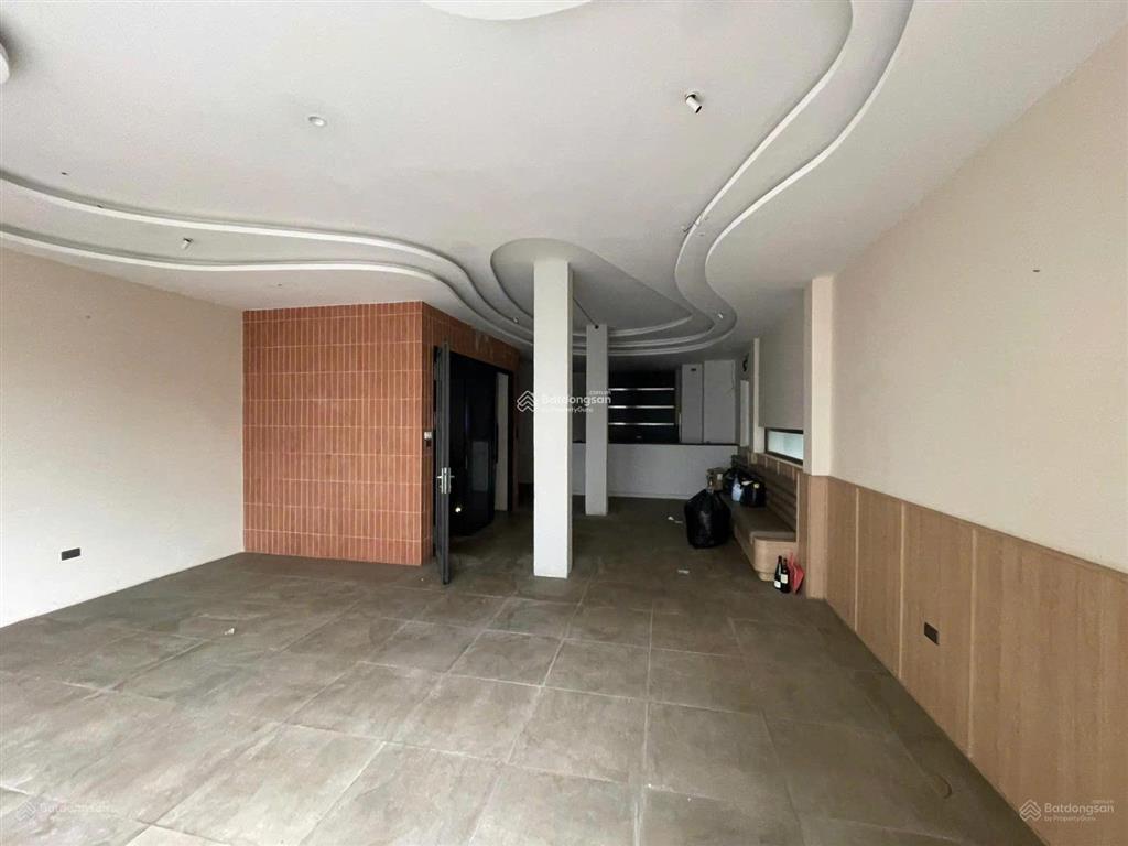 Cho thuê nhà phố dương quảng hàm, dt 60m2, mt 6m, giá 20tr, khu đông sinh viên, dễ kinh doanh