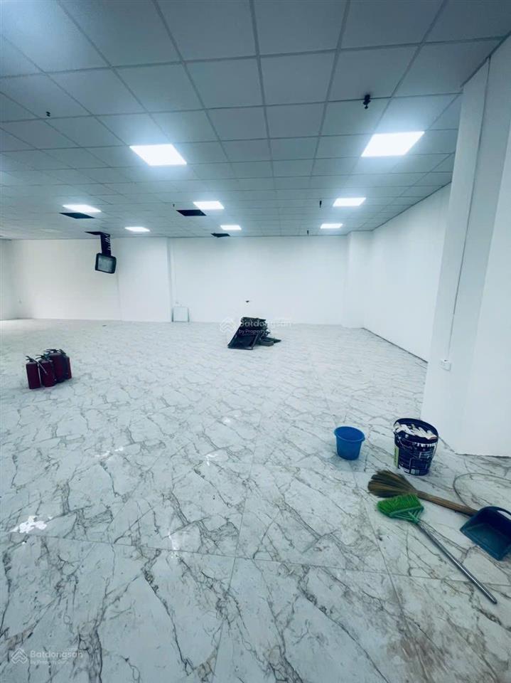 Cho thuê nhà nguyễn trãi, dt 60m2 , mt 9m, giá 45tr, mặt tiền rộng, kinh doanh mọi mô hình