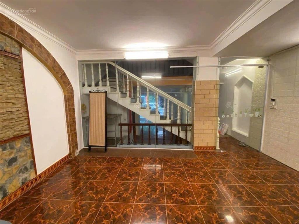 Cho thuê nhà nguyễn trãi, dt 60m2 , mt 9m, giá 45tr, mặt tiền rộng, kinh doanh mọi mô hình