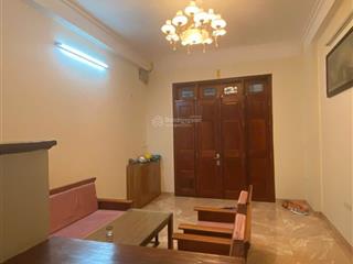 Cho thuê hộ gia đình nhà riêng nguyên căn 60 m, 5 tầng, điện nước theo giá nhà nước.