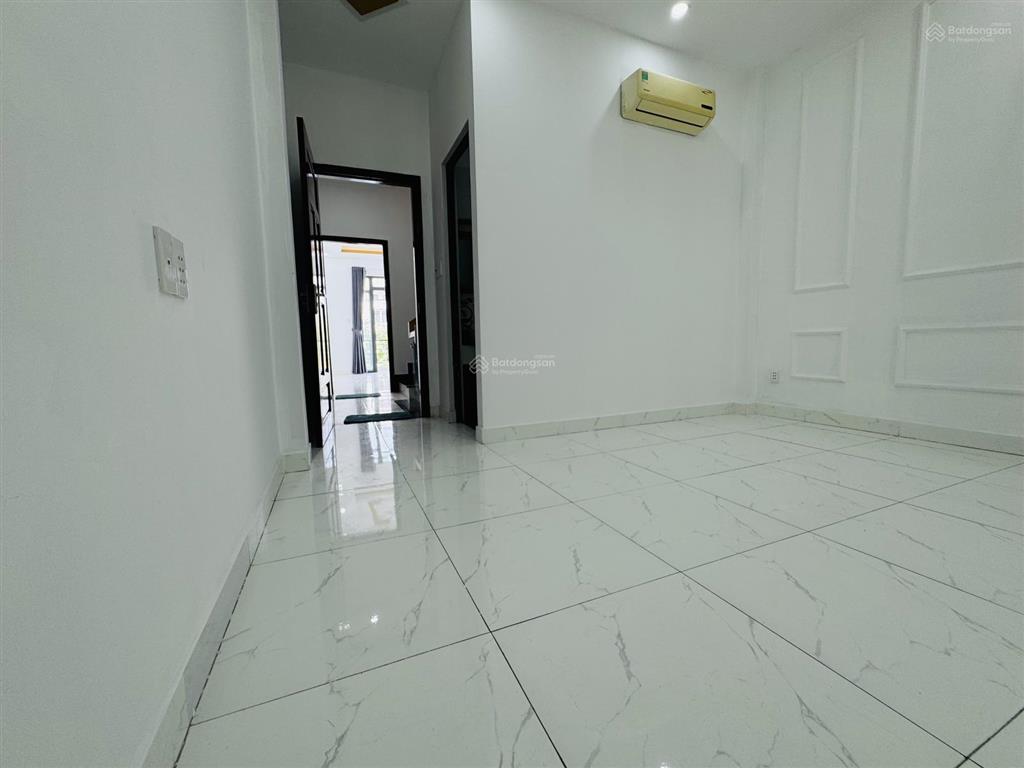 Bán nhà đẹp giá rẻ nhà 4 tấm nhà mới dt 4x15=60m2 shr hoàn công chủ tặng đầy đủ nội thất cao cấp