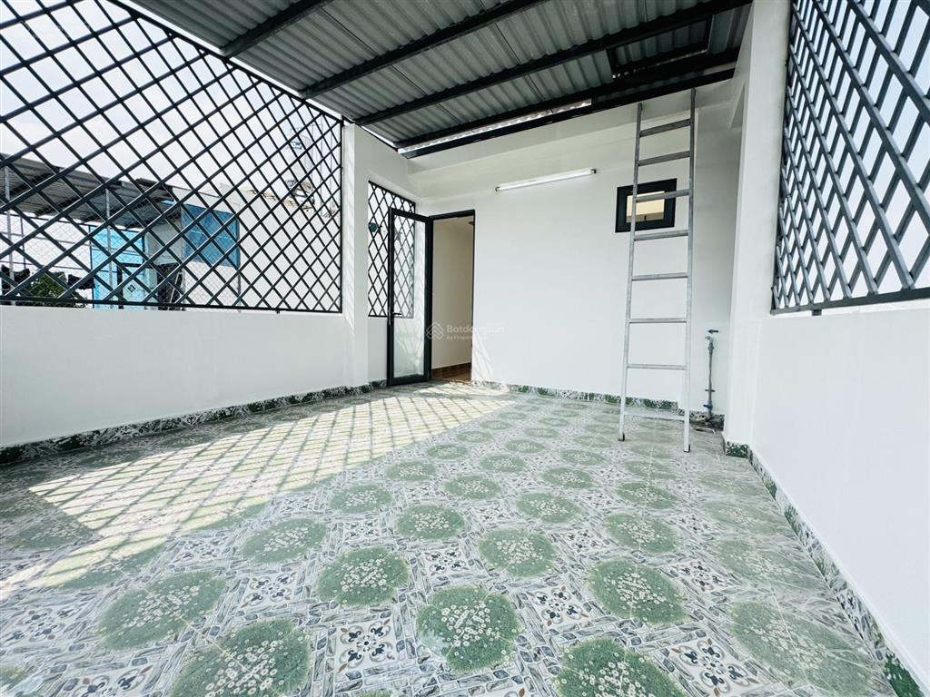Bán nhà đẹp giá rẻ nhà 4 tấm nhà mới dt 4x15=60m2 shr hoàn công chủ tặng đầy đủ nội thất cao cấp