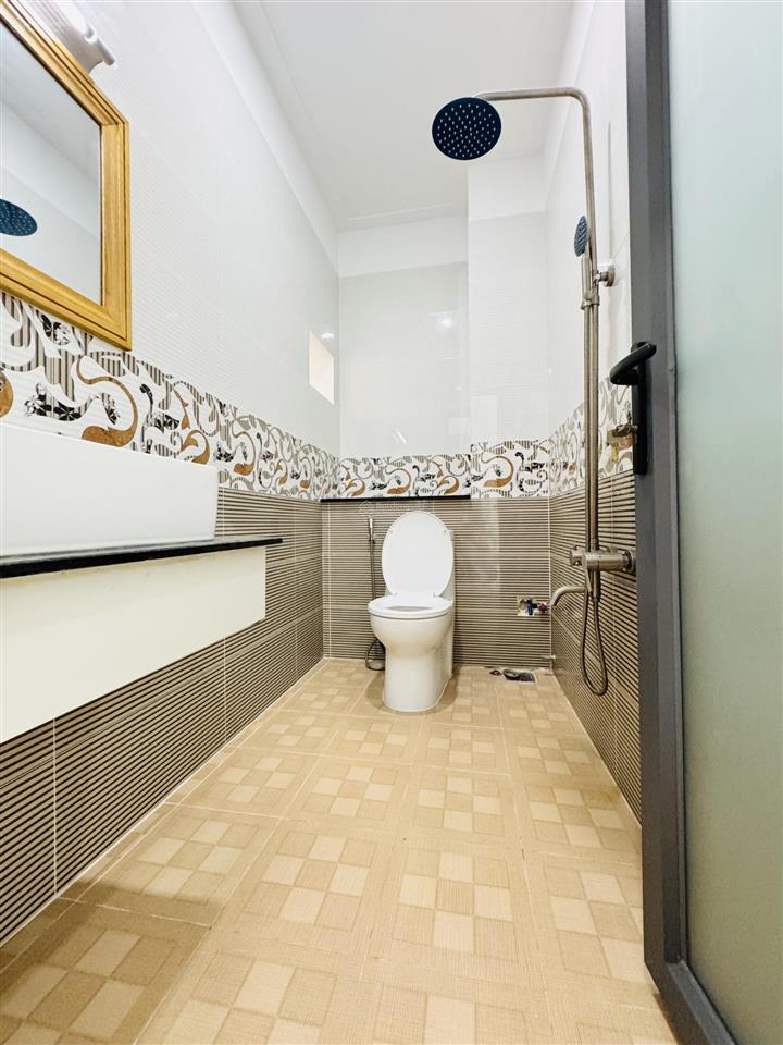 Bán nhà đẹp giá rẻ nhà 4 tấm nhà mới dt 4x15=60m2 shr hoàn công chủ tặng đầy đủ nội thất cao cấp