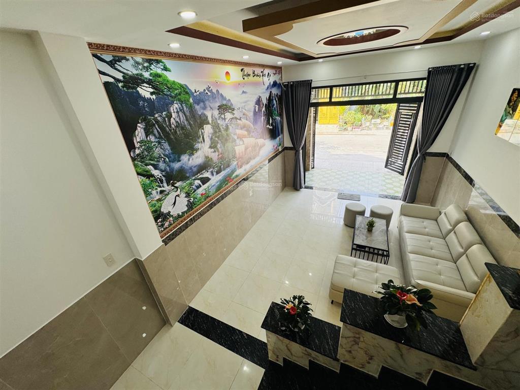 Bán nhà đẹp giá rẻ nhà 4 tấm nhà mới dt 4x15=60m2 shr hoàn công chủ tặng đầy đủ nội thất cao cấp